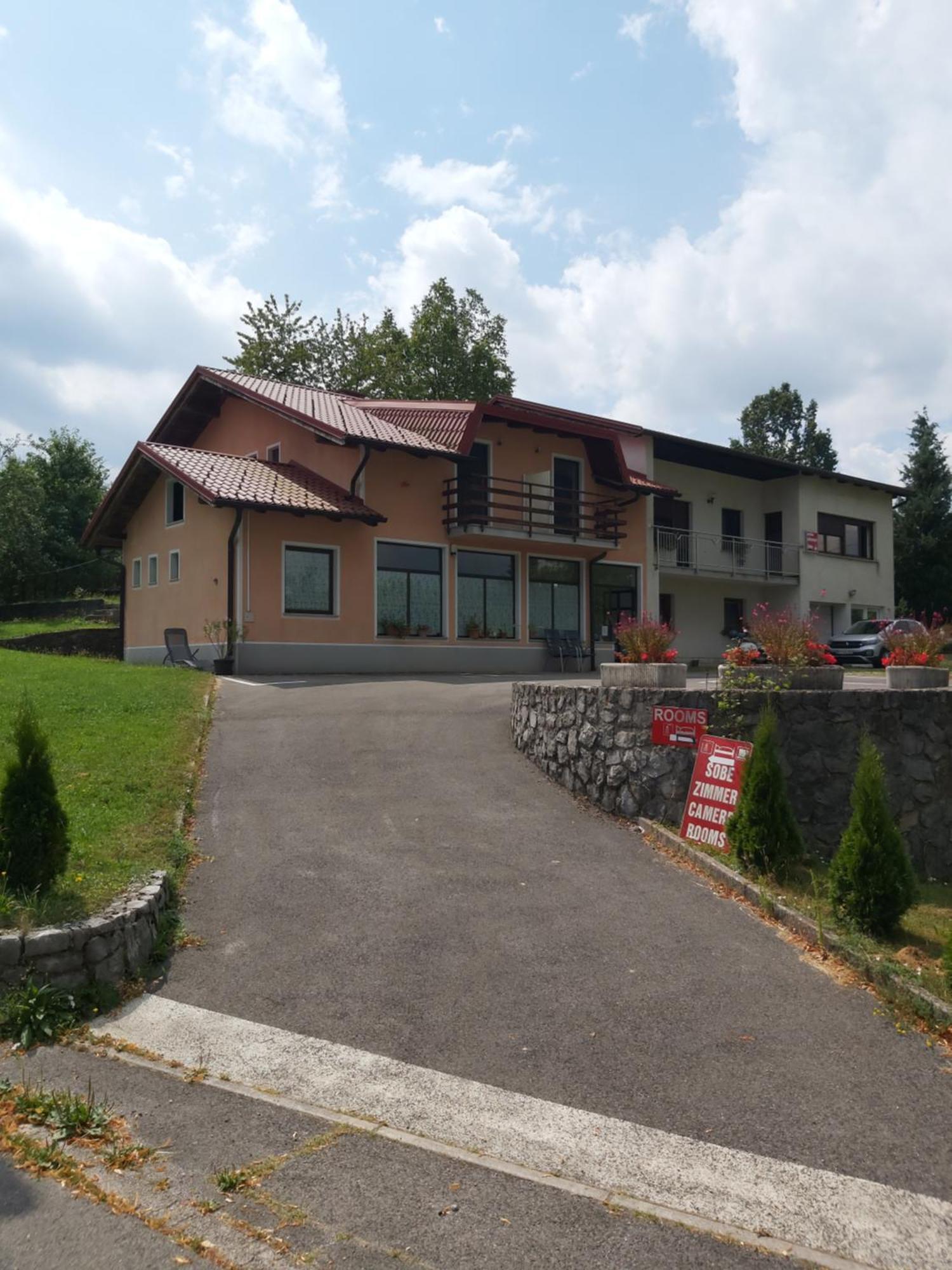 Rooms Zagon Postojna Kültér fotó